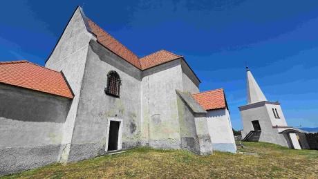 24 Kostol sv. Michala Archanjela v Lančári