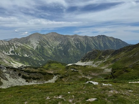 03_011_pohľad zo Žiarskeho sedla na Jakubinú a hrebeň Otrhancov