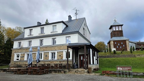 053_Kamenná chata a rozhľadňa Tetřev