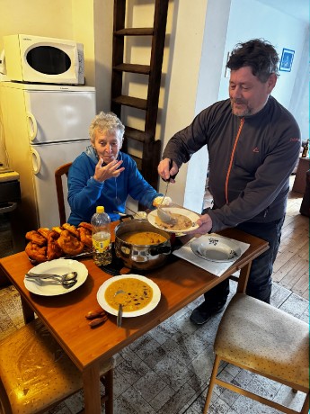 008_obed_preseda nakladá