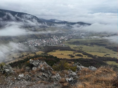 017_pohľad na Omšenie zo zostupu