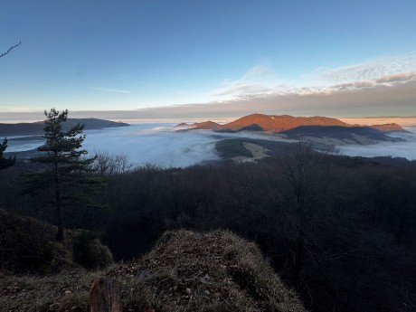 022_pohľad na Hoľazne z modráho hrebeňa