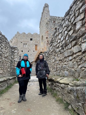 016_ďaľšia z hradu i s ľuďmi