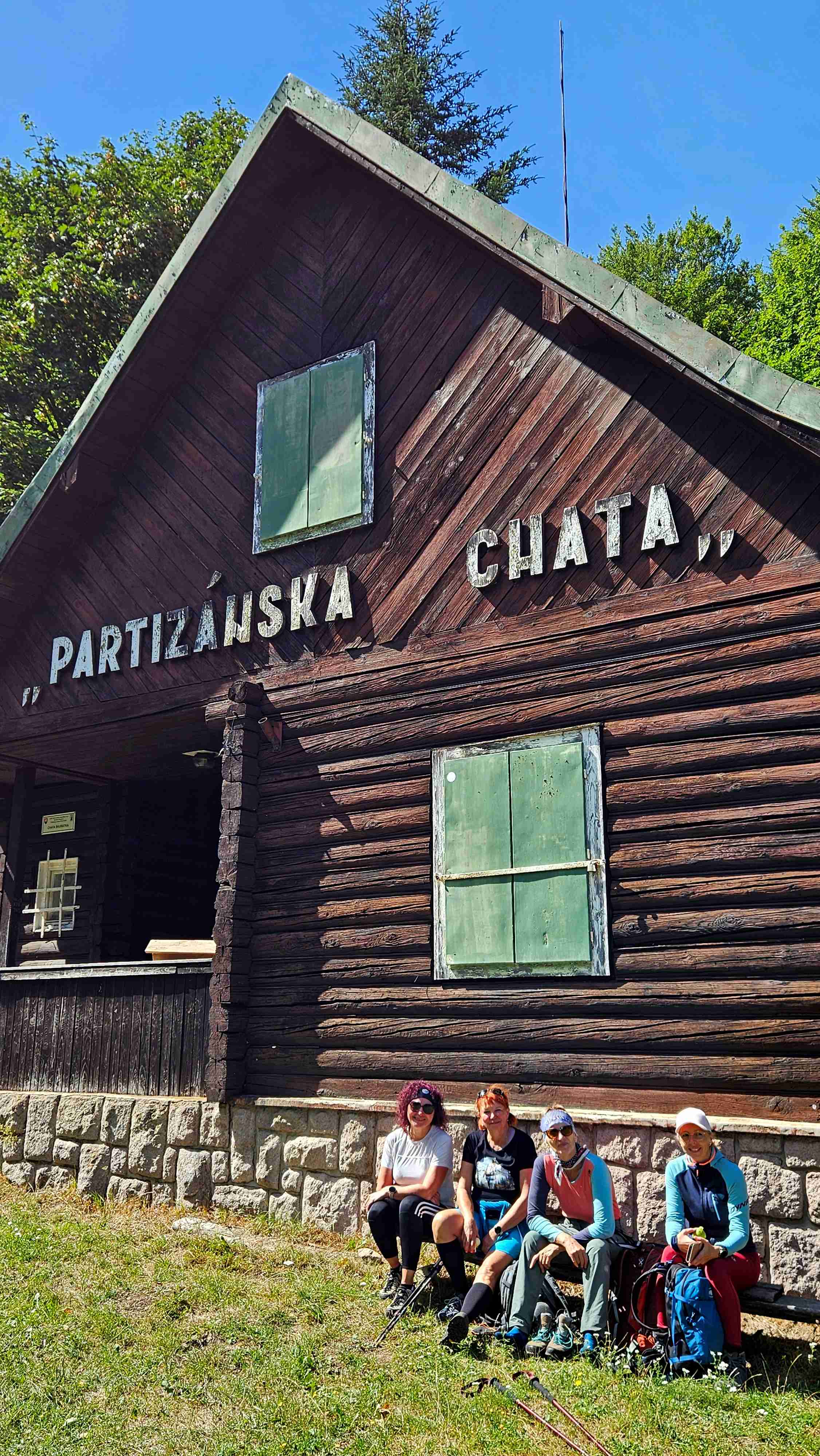 26_Pred Partizánskou chatou