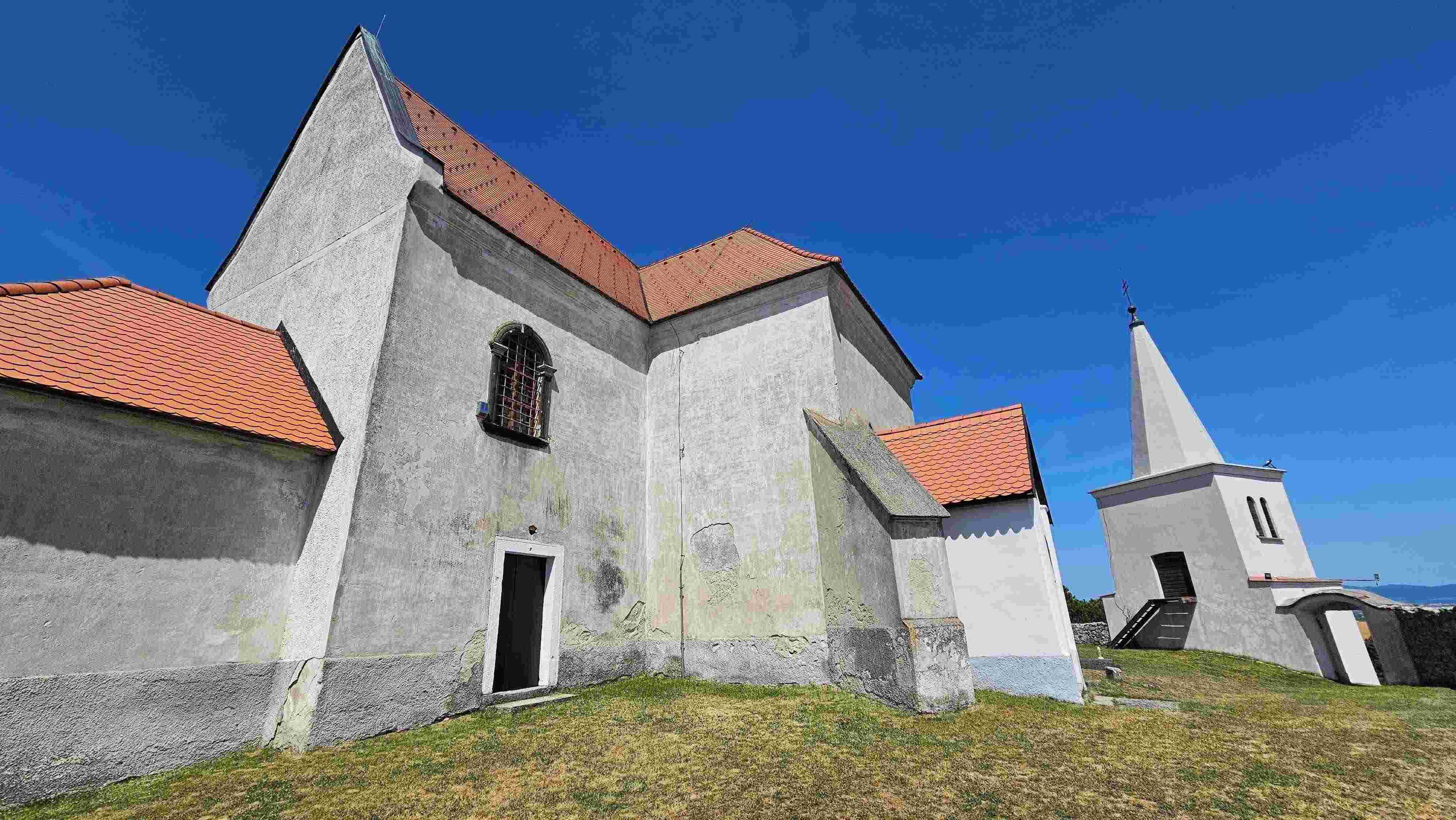 24 Kostol sv. Michala Archanjela v Lančári