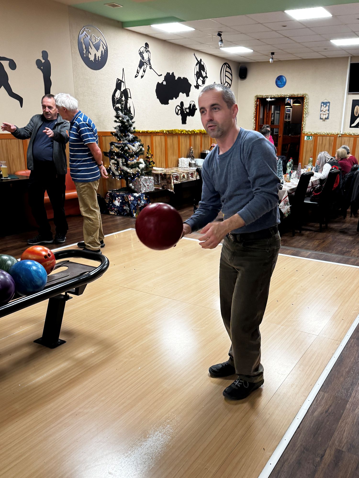 009_vrhanie pokračuje