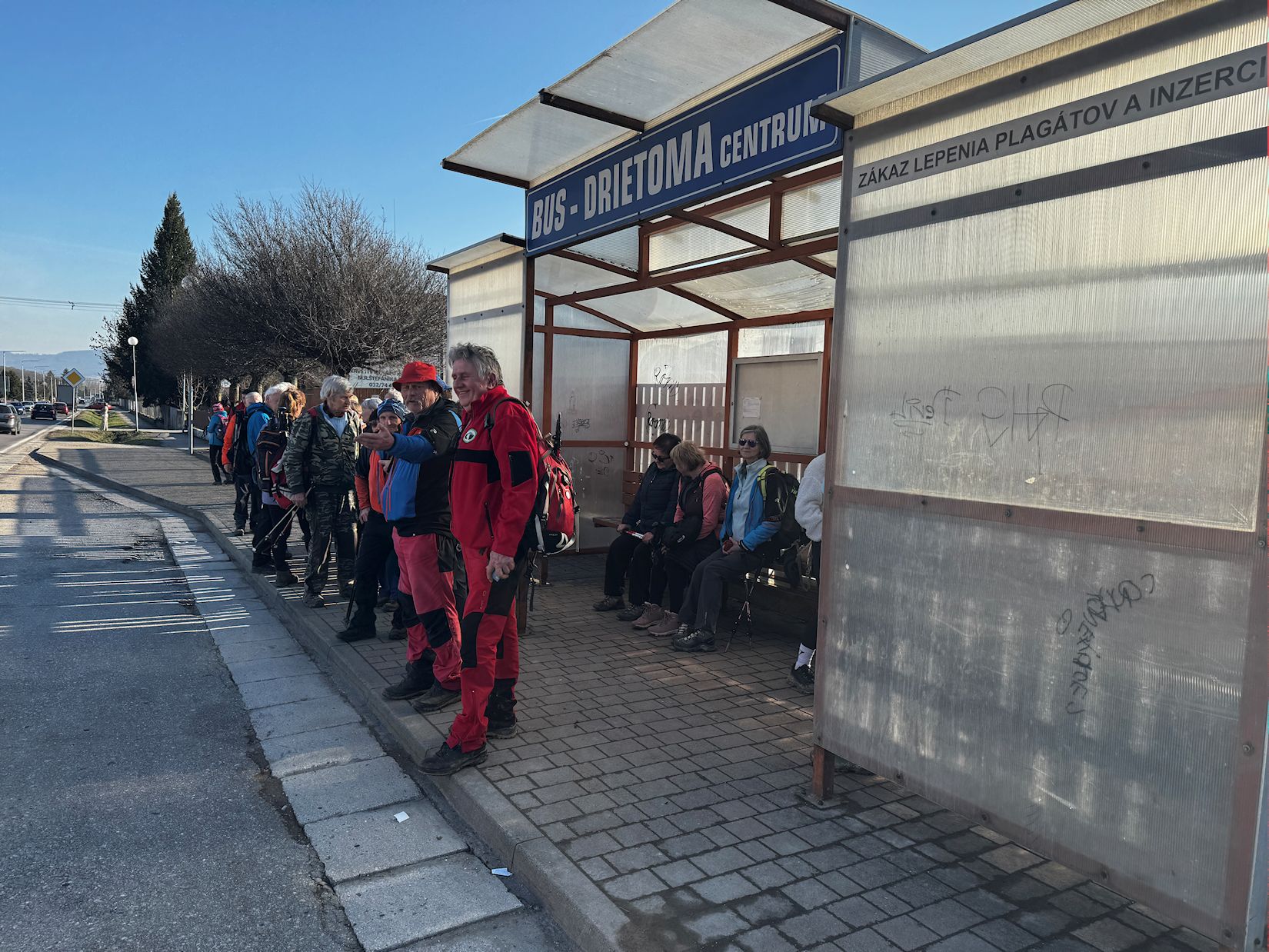 021_Na zastávke v Drietome