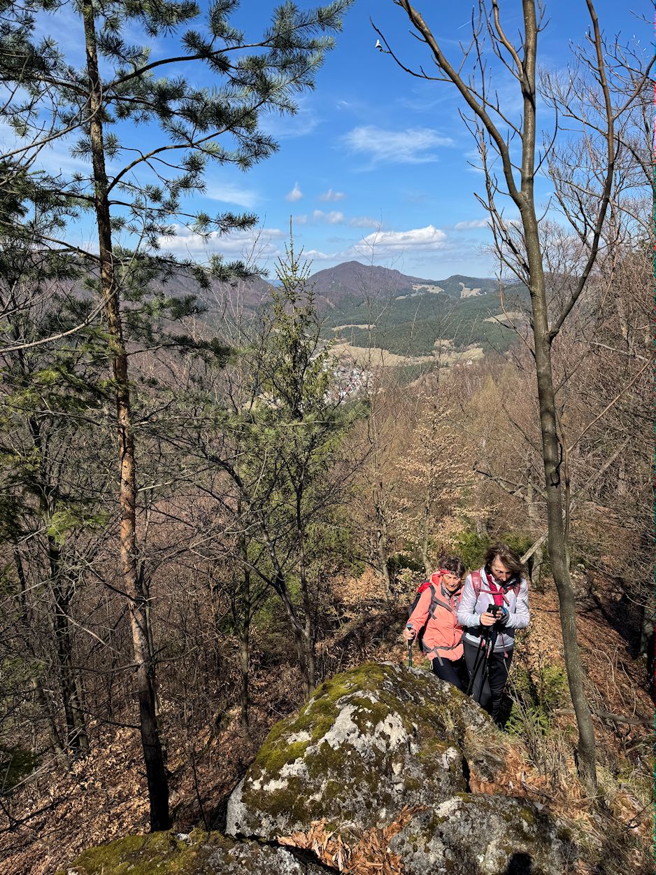 015_s Bodinou a Havraňou skalom za chrbtom